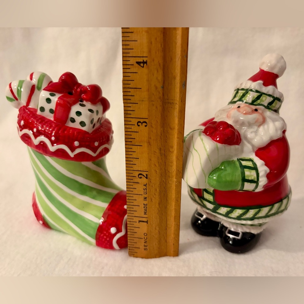 Fitz and Floyd Christmas Salt and Pepper Shakers Stocking Stuffers Santa 4" - Picture 4 of 6